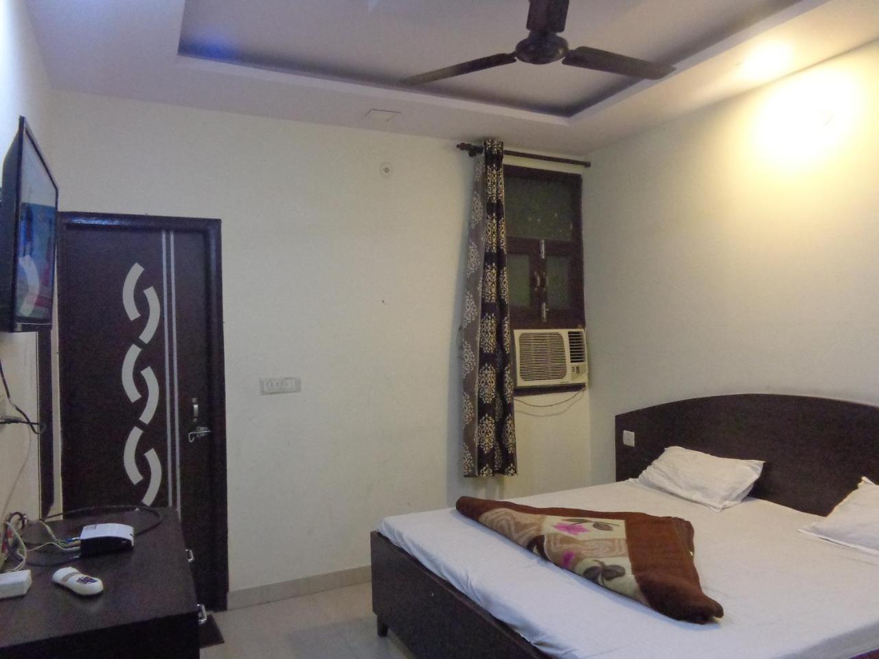 Hotel Silver Residency Nueva Delhi Exterior foto