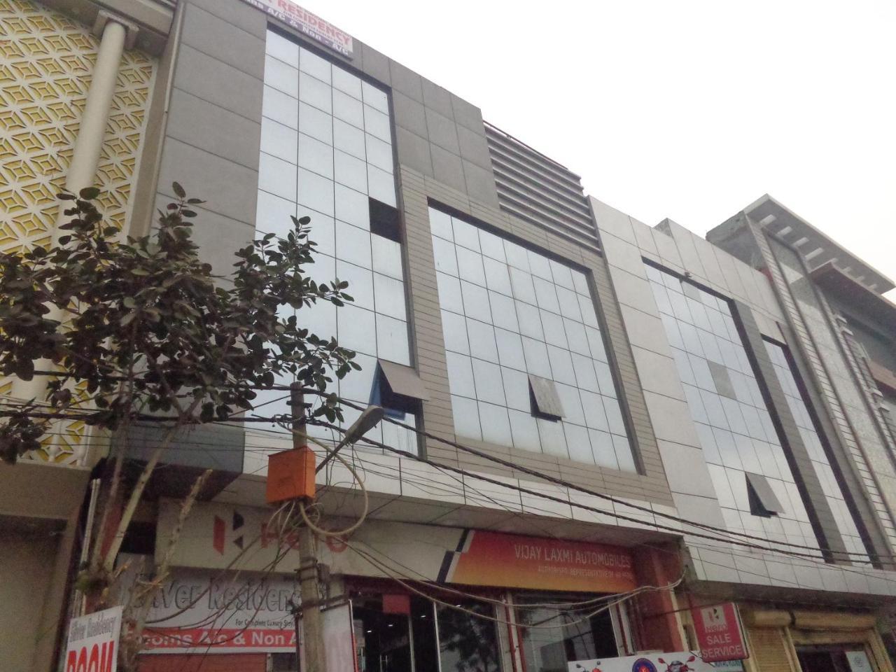 Hotel Silver Residency Nueva Delhi Exterior foto